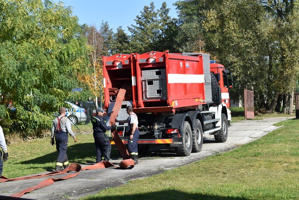 Instalace zařízení na čerpání vody z Radbuzy (foto: A. Jarošová, 14.10.2019)