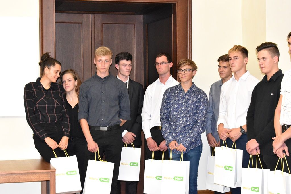 Plzeňští atleti prezentovali své skvělé úspěchy na radnici (foto: A. Jarošová, 14.10.2019)