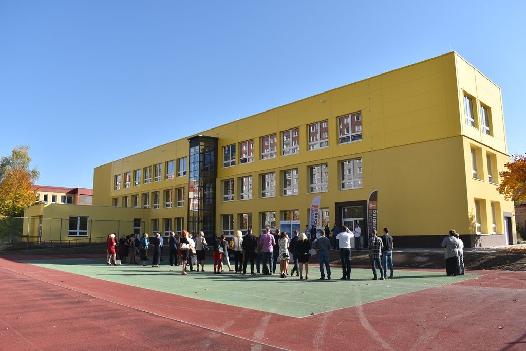 7. základní a mateřská škola má novou nástavbu (foto: A. Jarošová, 14.10.2019)