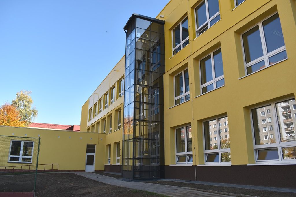 7. základní a mateřská škola má novou nástavbu (foto: A. Jarošová, 14.10.2019)