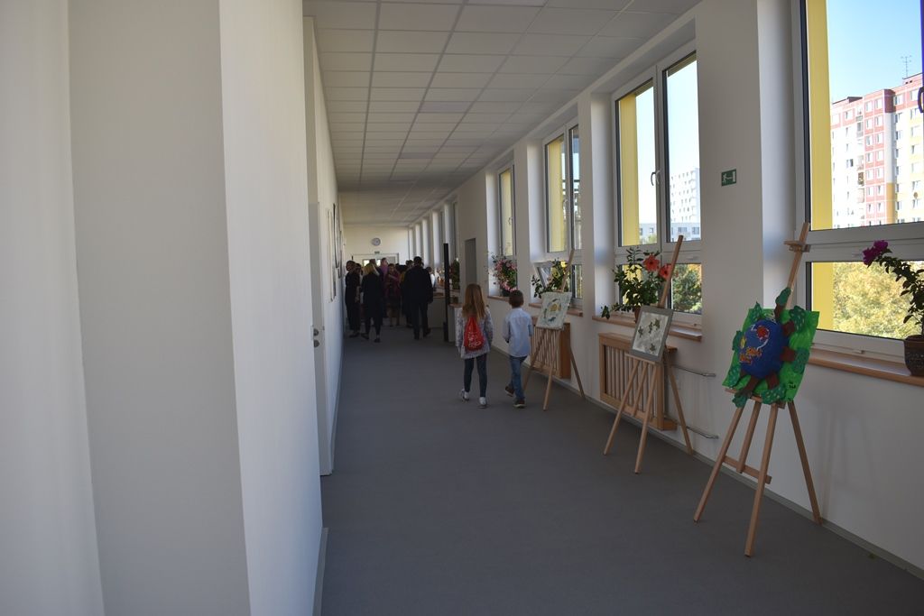 7. základní a mateřská škola má novou nástavbu (foto: A. Jarošová, 14.10.2019)