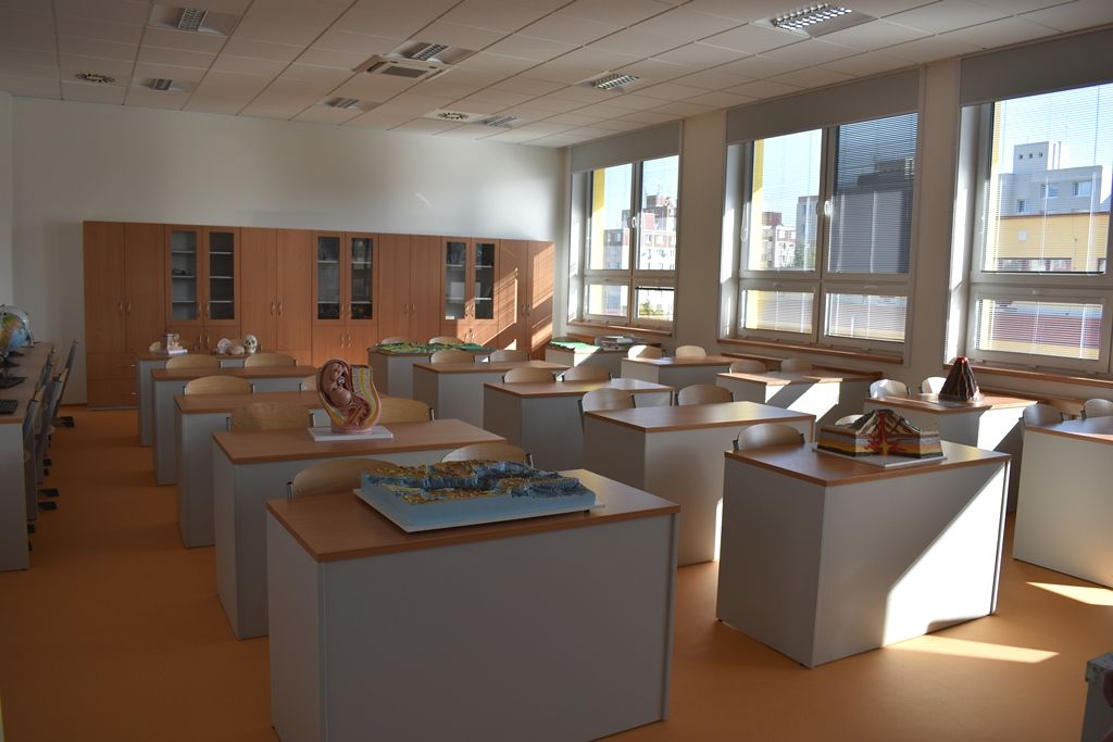 7. základní a mateřská škola má novou nástavbu (foto: A. Jarošová, 14.10.2019)