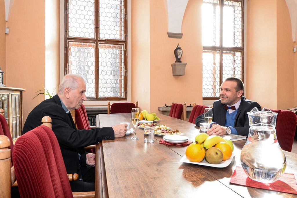 Slavnostní přijetí emeritního plzeňského biskupa Mons. Františka Radkovského (foto: M. Pecuch, 17.10.2019)