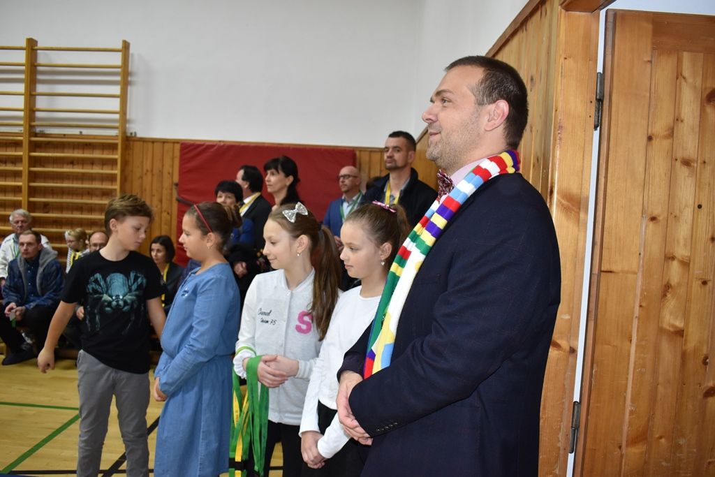 Tyršova ZŠ a MŠ v Plzni Černicích má zelenou střechu (foto: A. Jarošová, 21.10.2019)