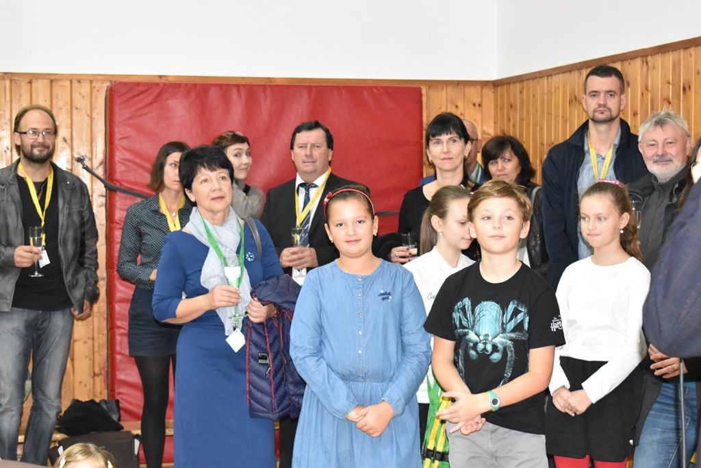 Tyršova ZŠ a MŠ v Plzni Černicích má zelenou střechu (foto: A. Jarošová, 21.10.2019)