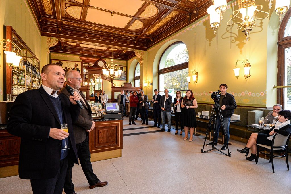 Kavárna v Měšťanské besedě je po rekonstrukci opět otevřená (foto: M. Pecuch, 29.10.2019)