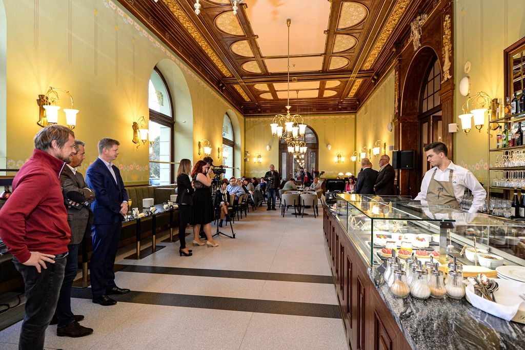 Kavárna v Měšťanské besedě je po rekonstrukci opět otevřená (foto: M. Pecuch, 29.10.2019)