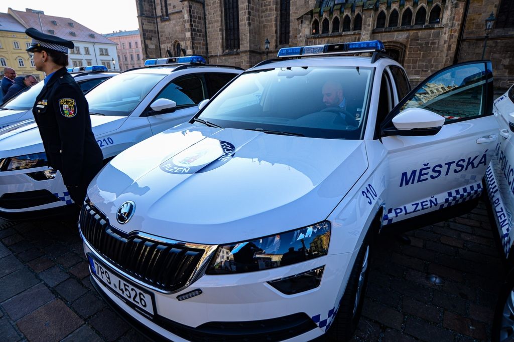 Plzeňští strážníci vyjedou do terénu s novými vozy (foto: M. Pecuch, 31.10.2019)