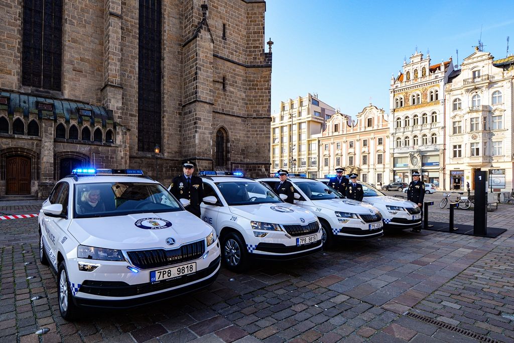 Plzeňští strážníci vyjedou do terénu s novými vozy