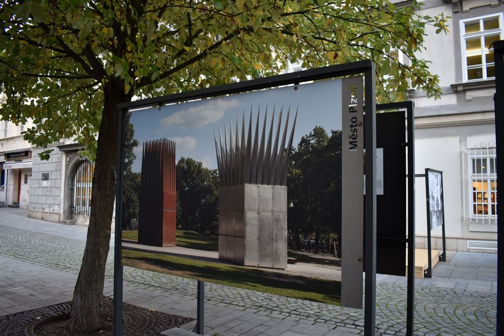 Výstava Jízda po sametu/ zvítězit nad lží a nenávistí (foto: A. Jarošová, 5.11.2019)