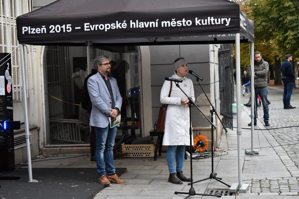 Výstava Jízda po sametu/ zvítězit nad lží a nenávistí (foto: A. Jarošová, 5.11.2019)