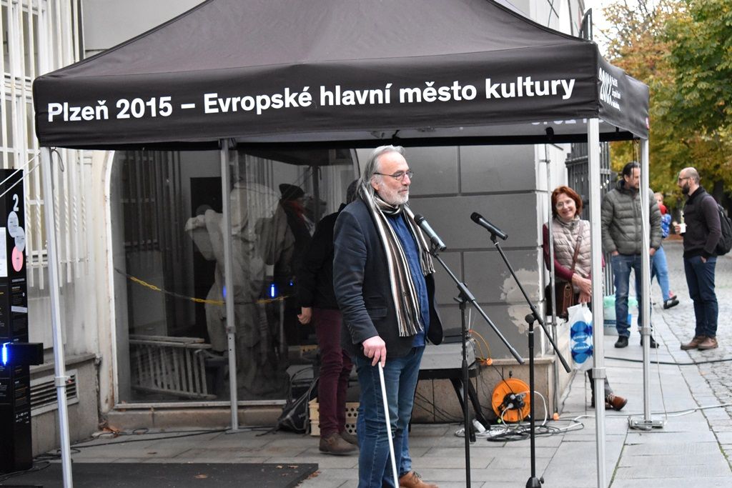 Výstava Jízda po sametu/ zvítězit nad lží a nenávistí (foto: A. Jarošová, 5.11.2019)
