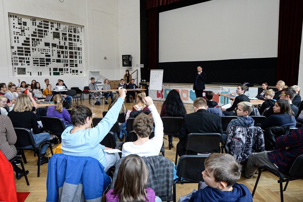 V Plzni společně zasedly městský a krajský parlament dětí a mládeže
