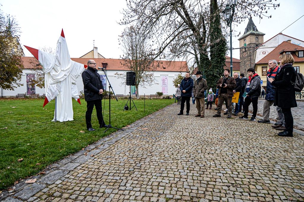 Cesta svobody - V sametu (foto: M. Pecuch, 17.11.2019)
