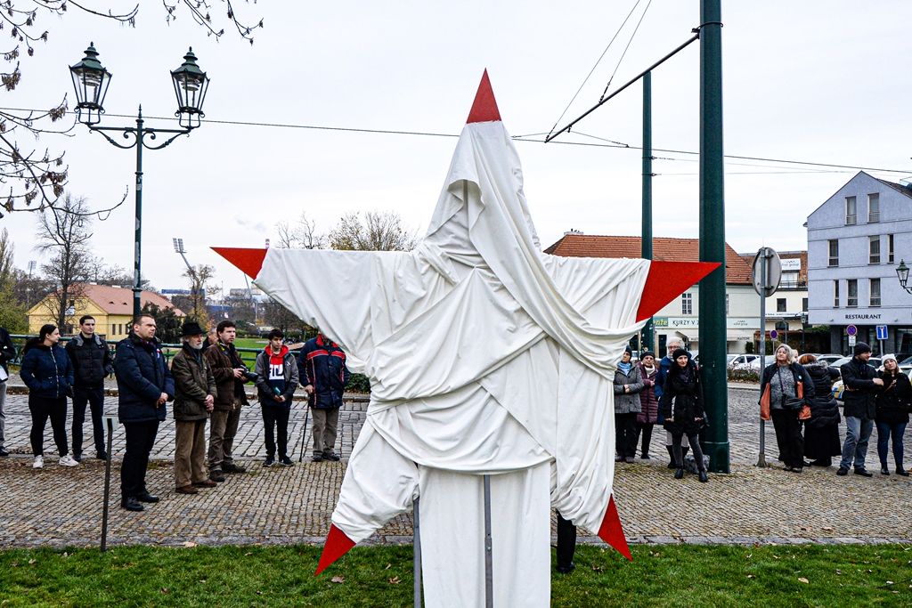 Cesta svobody - V sametu (foto: M. Pecuch, 17.11.2019)