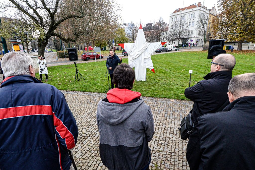 Cesta svobody - V sametu (foto: M. Pecuch, 17.11.2019)
