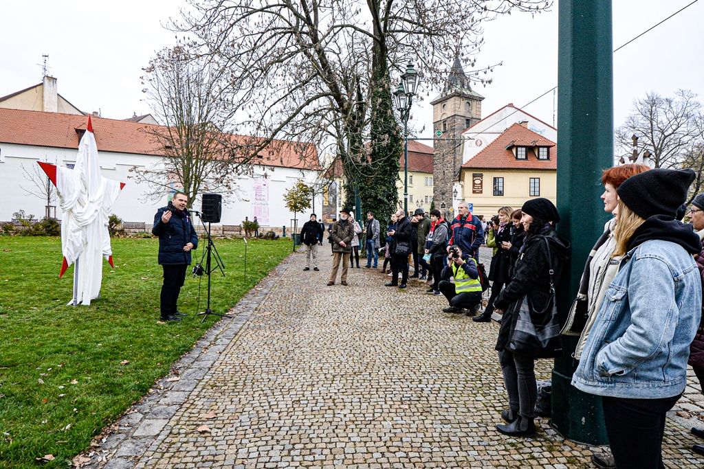 Cesta svobody - V sametu (foto: M. Pecuch, 17.11.2019)