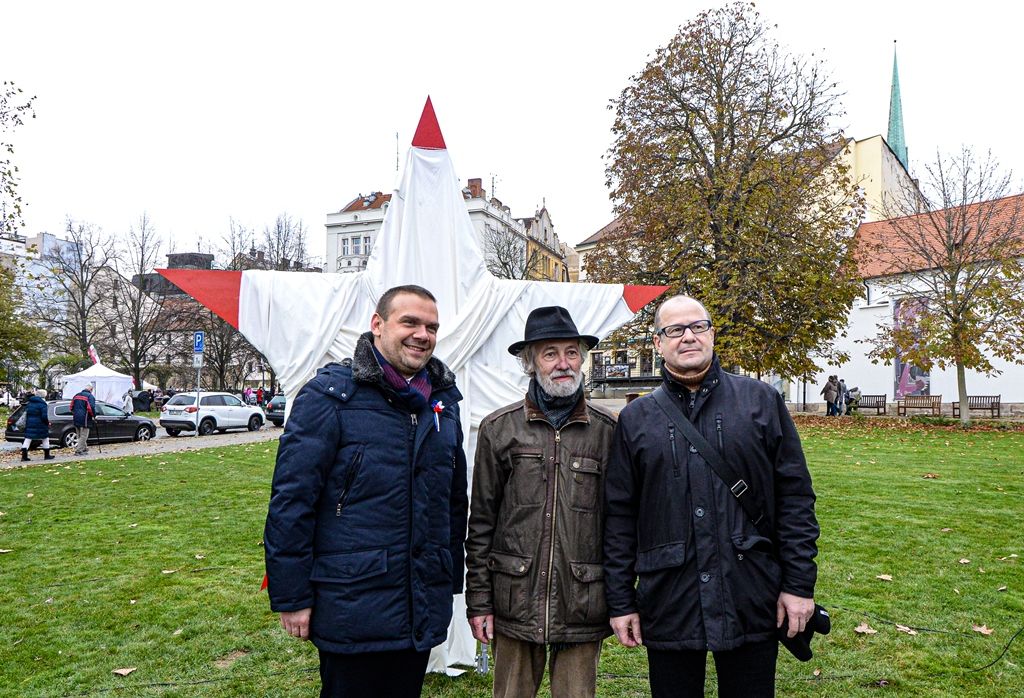 Cesta svobody - V sametu (foto: M. Pecuch, 17.11.2019)