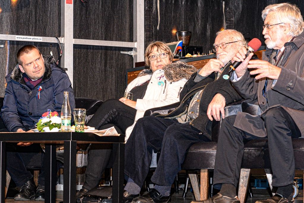 Cesta svobody - Vzpomínky zůstanou (foto: M. Pecuch, 17.11.2019)