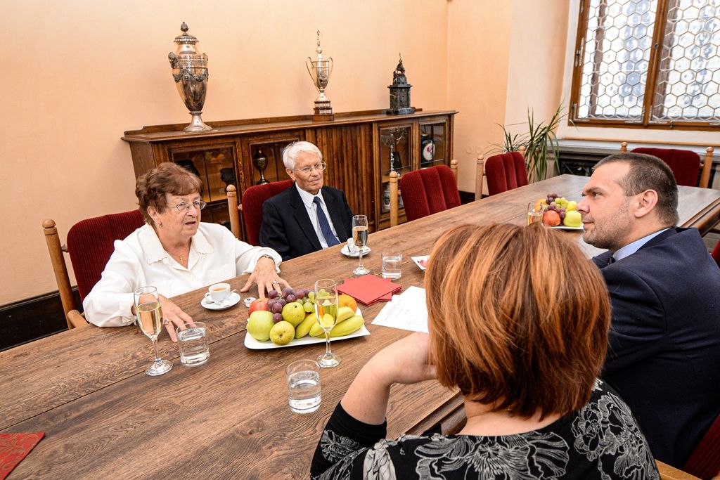 Primátor poblahopřál hudebníkovi Jiřímu Žurkovi k životnímu jubileu (foto: M. Pecuch, 20.11.2019)