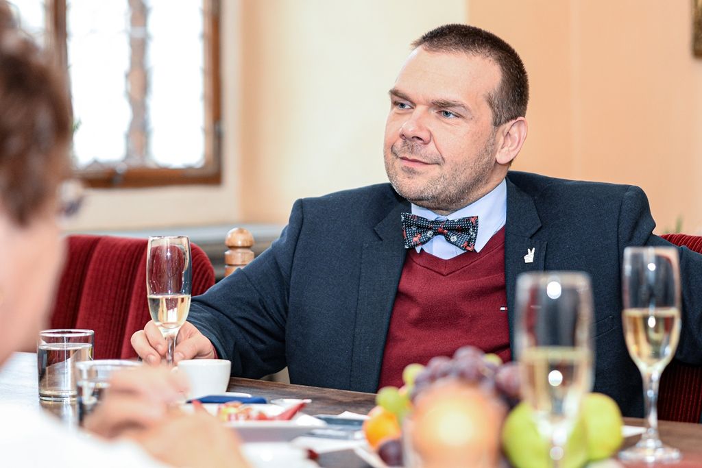 Primátor poblahopřál hudebníkovi Jiřímu Žurkovi k životnímu jubileu (foto: M. Pecuch, 20.11.2019)