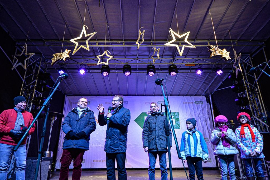Plzeň rozsvítila svůj vánoční strom (foto: M. Pecuch, 1.12.2019)