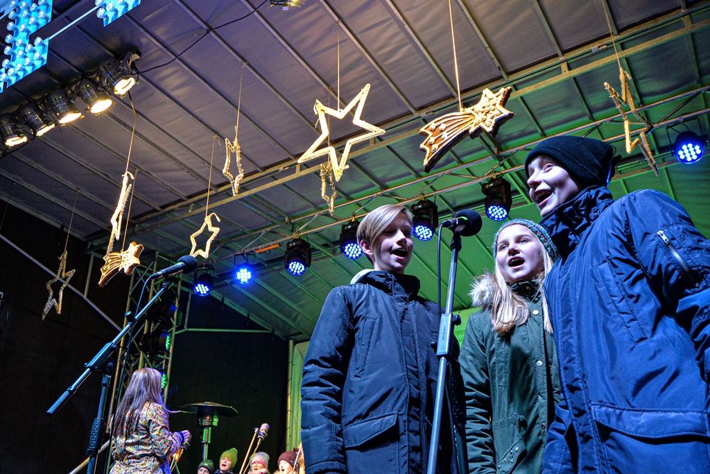 Plzeň rozsvítila svůj vánoční strom (foto: M. Pecuch, 1.12.2019)