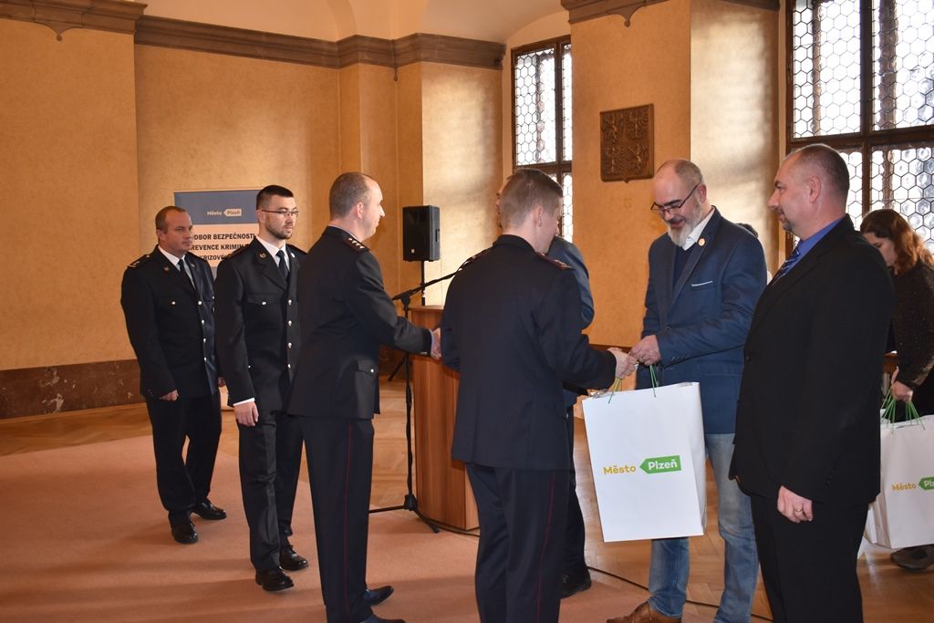 Oceňování za záchranu života a majetku (fotografie: A. Jarošová, 11.12.2019)