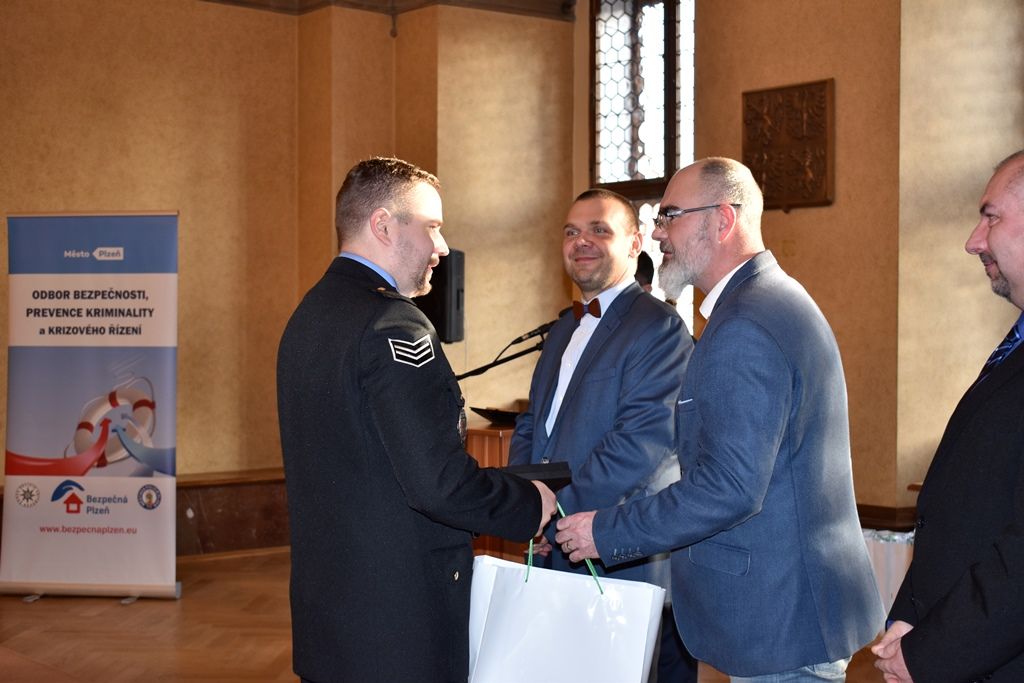 Oceňování za záchranu života a majetku (fotografie: A. Jarošová, 11.12.2019)