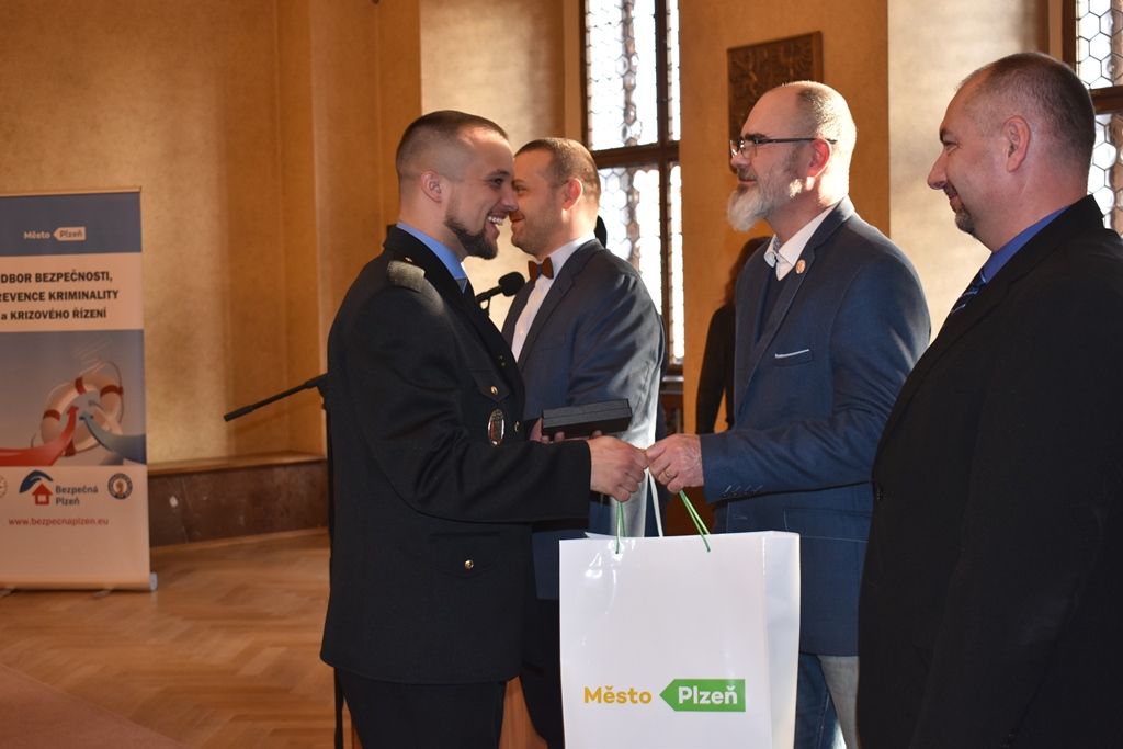 Oceňování za záchranu života a majetku (fotografie: A. Jarošová, 11.12.2019)