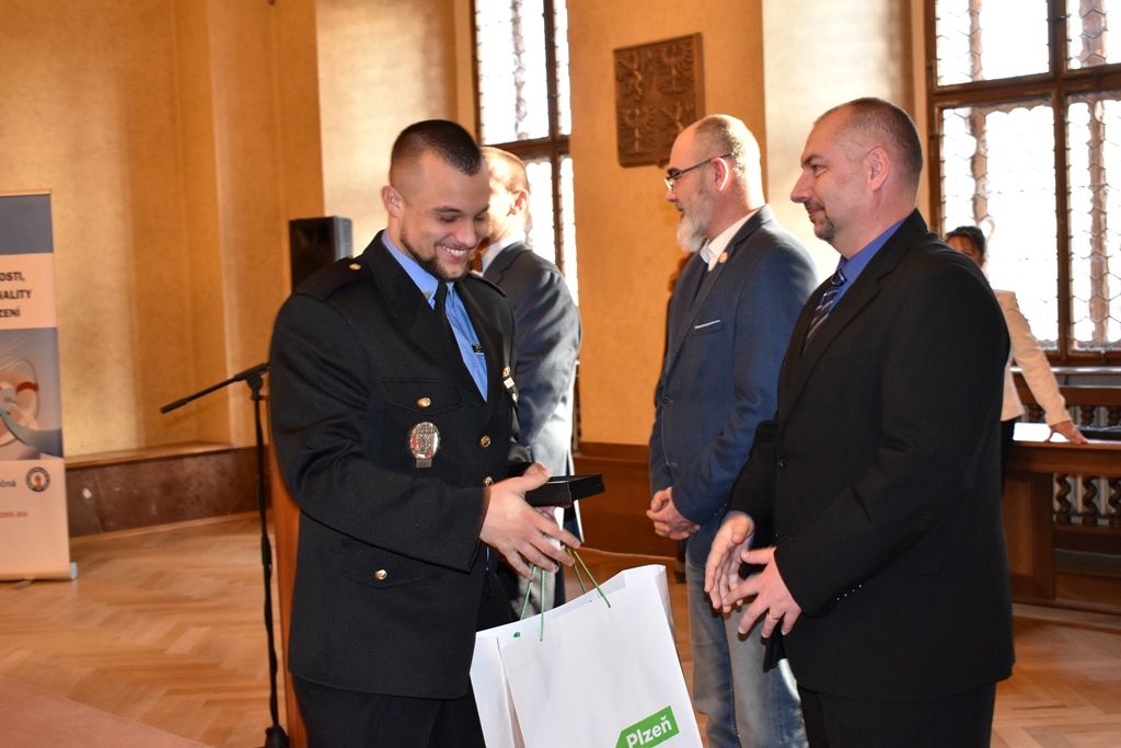 Oceňování za záchranu života a majetku (fotografie: A. Jarošová, 11.12.2019)