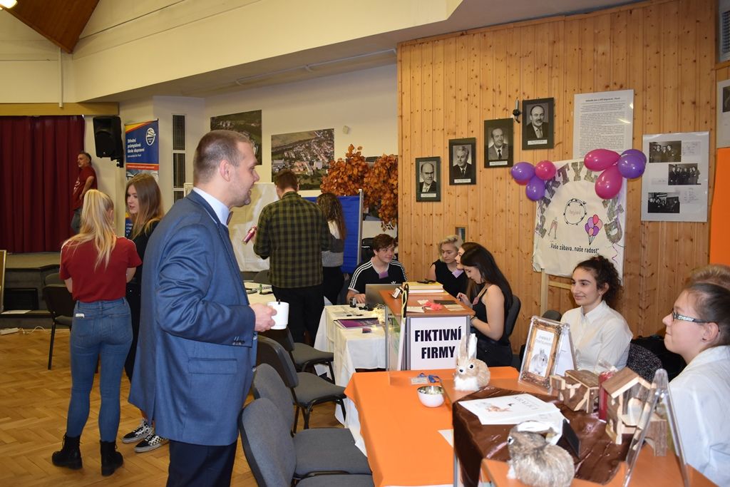Fiktivní firmy 2019 (foto: E. Barborková, 11.12.2019)