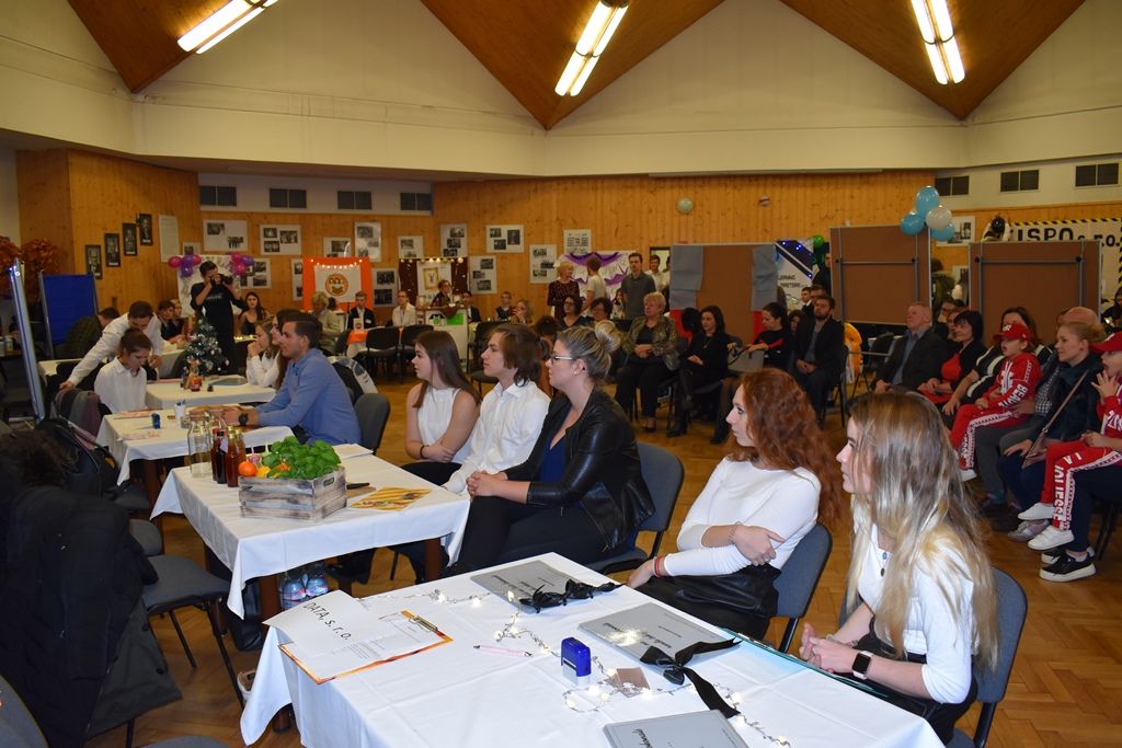 Fiktivní firmy 2019 (foto: E. Barborková, 11.12.2019)