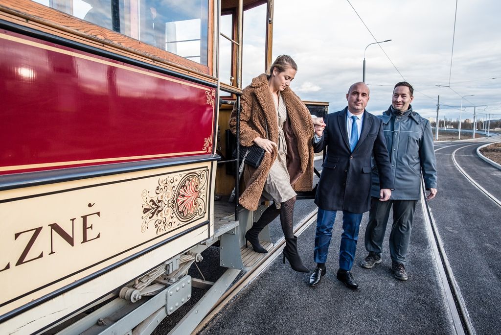 Otevření tramvajové tratě k Západočeské univerzitě (foto: M. Říský, 15.12.2019)