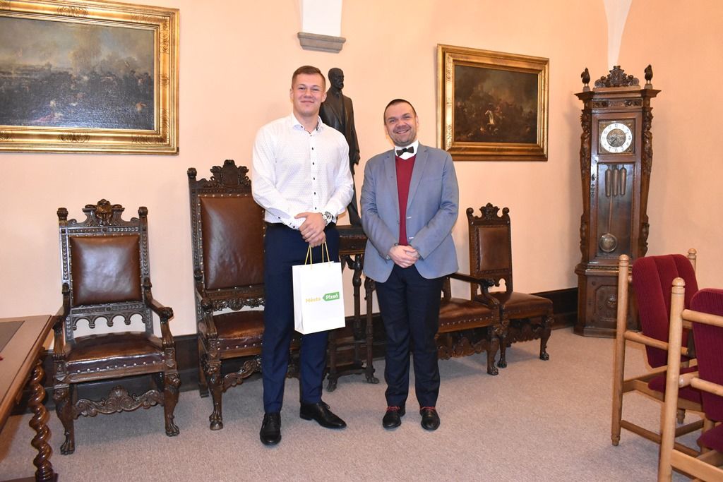 Juniorského Atleta roku 2019 Michala Forejta přijal na radnici plzeňský primátor (foto: A. Jarošová, 13.12.2019)
