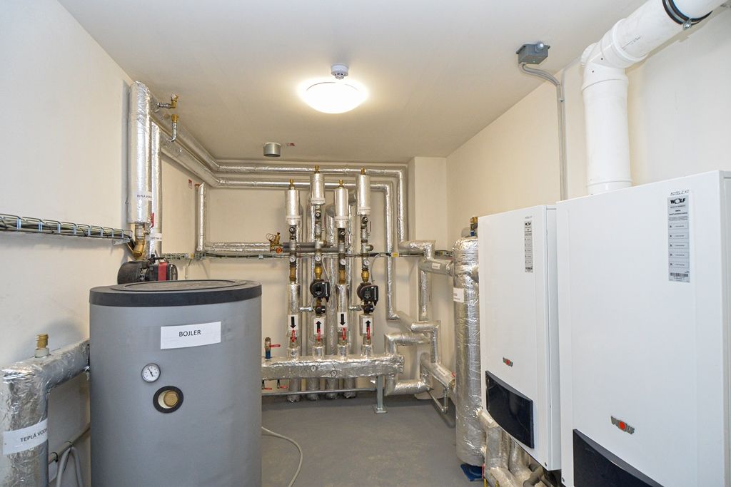 Plzeň opravila čtyřpatrový dům v centru tzv. Komendu (foto: M. Pecuch, 18.12.2019)