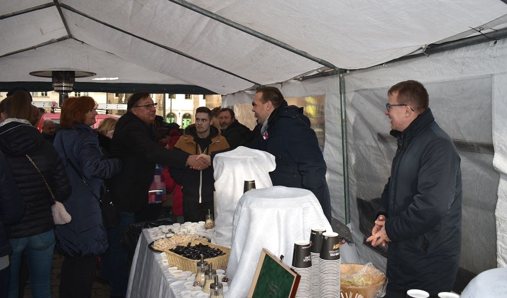 Vánoční punč (fotografie: A. Jarošová, 23.12.2019)