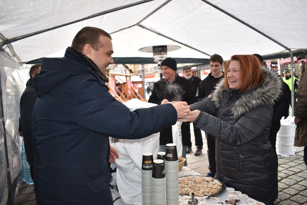 Vánoční punč (fotografie: A. Jarošová, 23.12.2019)