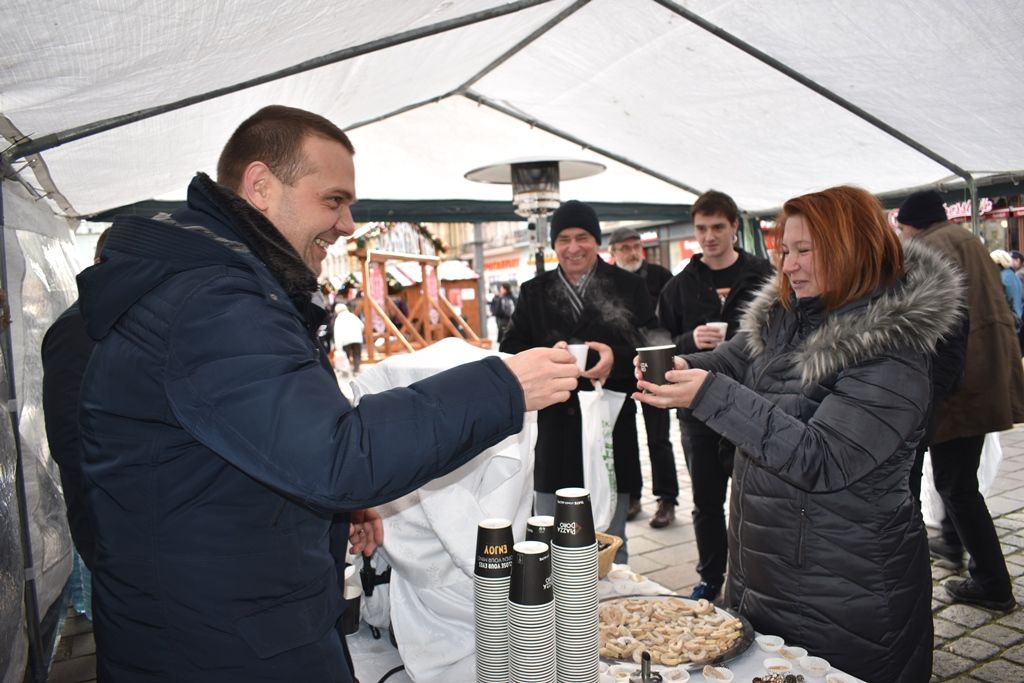 Vánoční punč (fotografie: A. Jarošová, 23.12.2019)