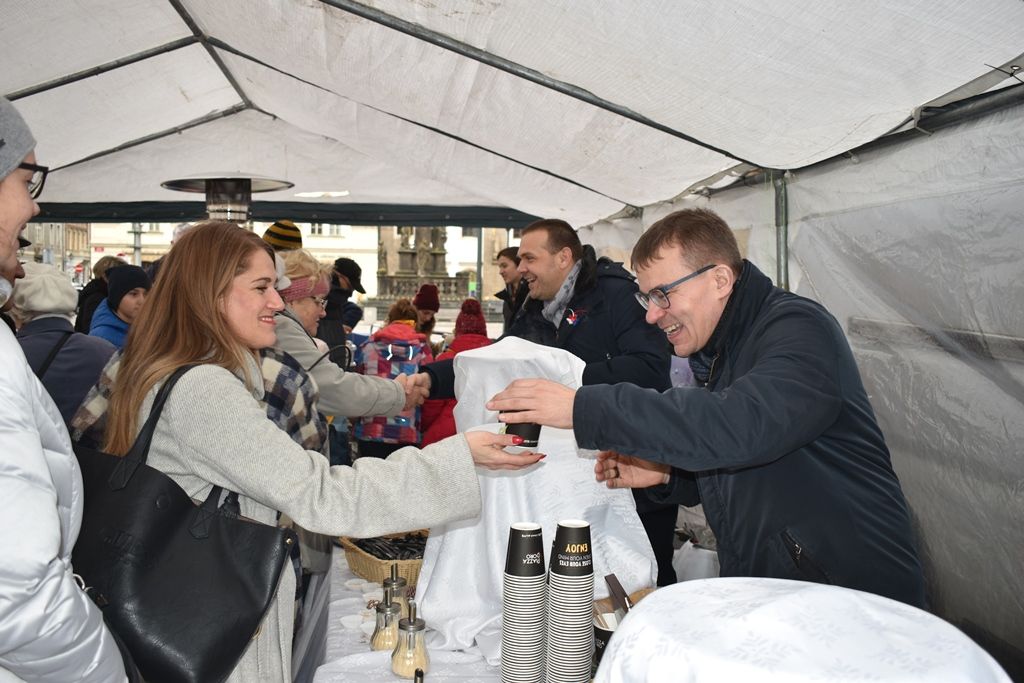 Vánoční punč (fotografie: A. Jarošová, 23.12.2019)