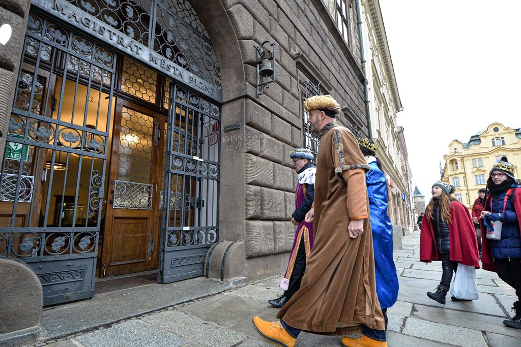 Tříkrálová sbírka slavnostně začala na plzeňské radnici (foto: M. Pecuch, 6. a 7.1.2020)