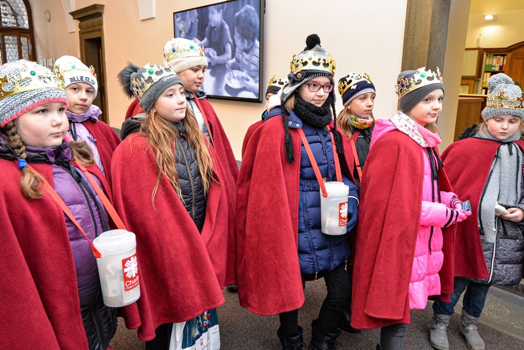 Tříkrálová sbírka slavnostně začala na plzeňské radnici (foto: M. Pecuch, 6. a 7.1.2020)