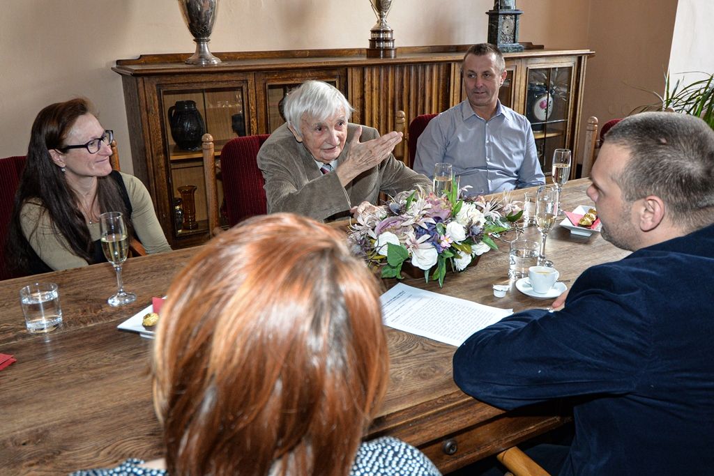 Primátor poblahopřál Zdeňku Bláhovi k životnímu jubileu (foto: M. Pecuch, 14.1.2020)