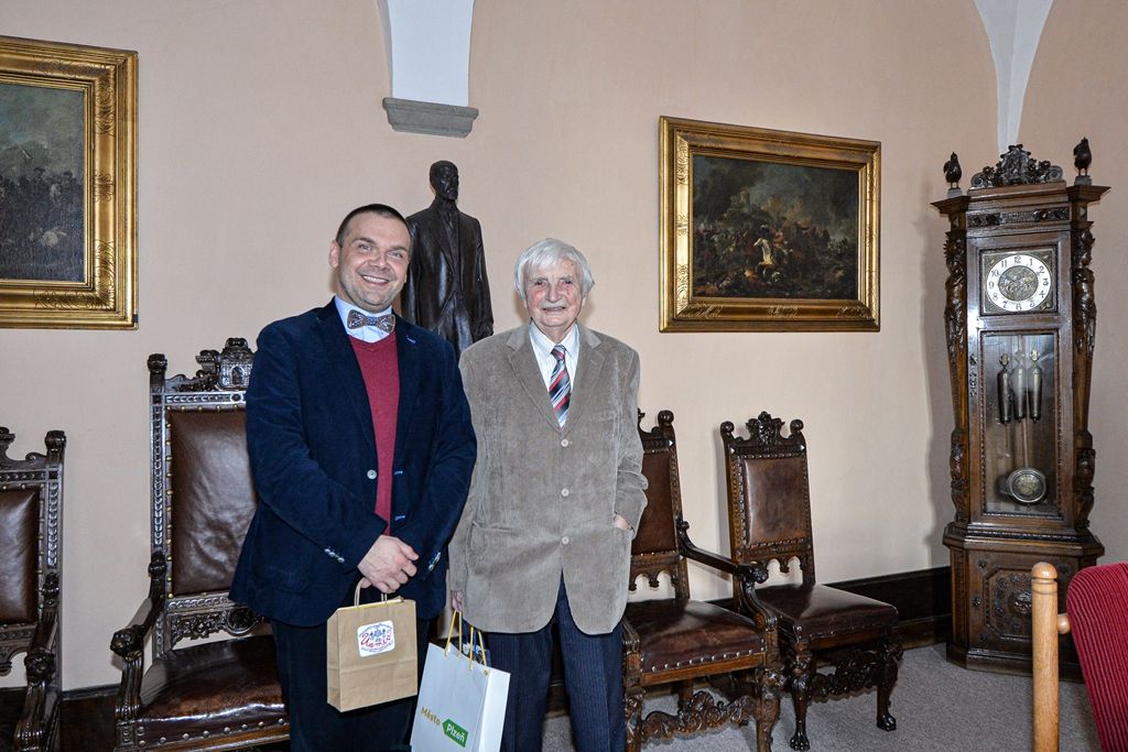 Primátor poblahopřál Zdeňku Bláhovi k životnímu jubileu (foto: M. Pecuch, 14.1.2020)