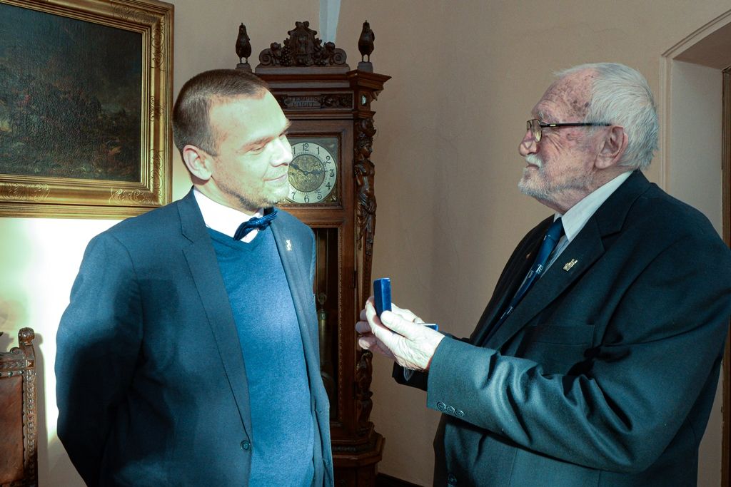 Primátor pogratuloval profesoru Zdeňku Mračkovi k 90. narozeninám (foto: M. Pecuch, 16.1.2020)