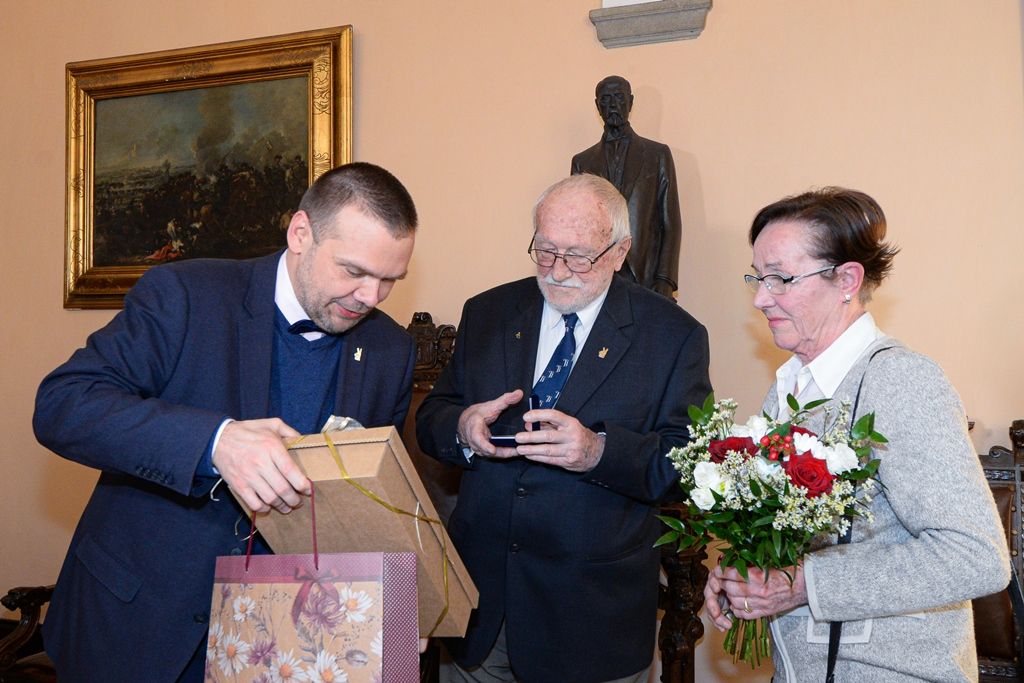 Primátor pogratuloval profesoru Zdeňku Mračkovi k 90. narozeninám (foto: M. Pecuch, 16.1.2020)