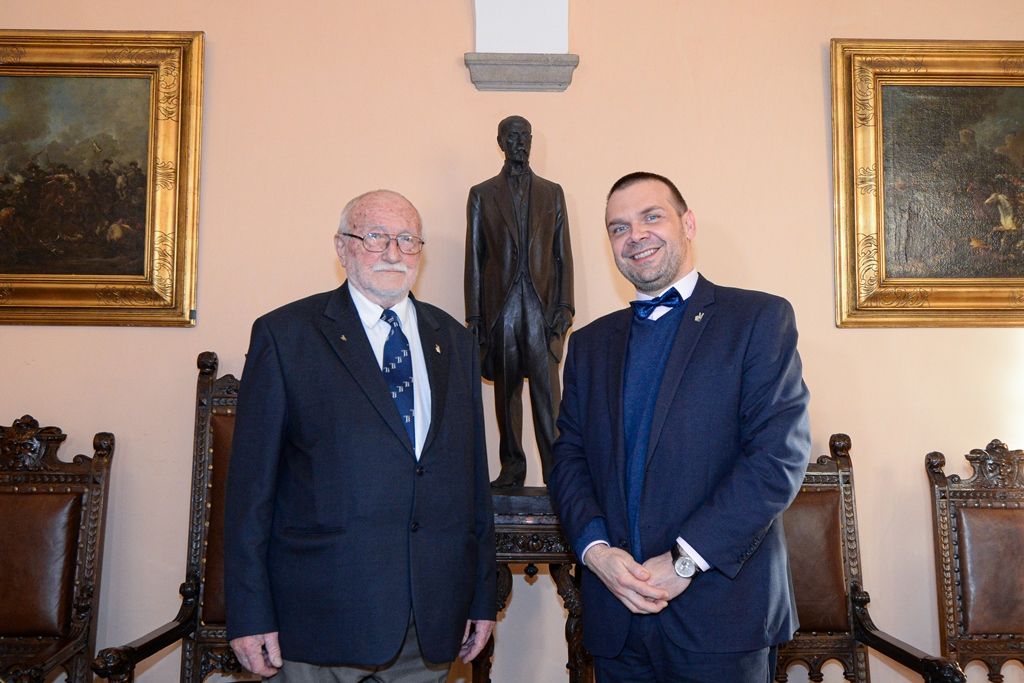Primátor pogratuloval profesoru Zdeňku Mračkovi k 90. narozeninám (foto: M. Pecuch, 16.1.2020)
