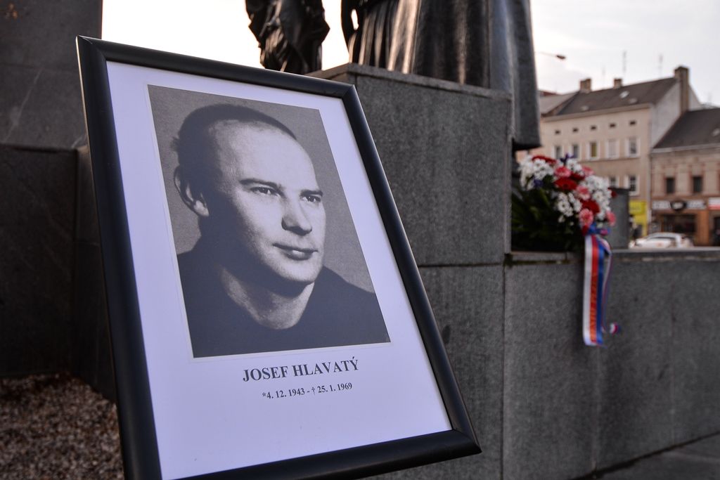 Plzeňští radní spolu s občany uctili památku Josefa Hlavatého (foto: M. Pecuch, 20.1.2020)