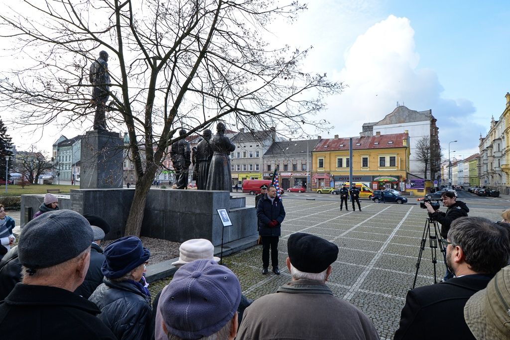 Plzeňští radní spolu s občany uctili památku Josefa Hlavatého (foto: M. Pecuch, 20.1.2020)
