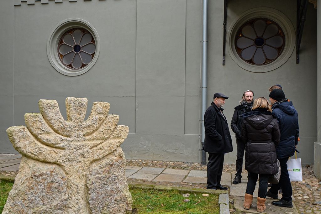 Občané v Plzni uctili památku deportovaných Židů před 78 lety (foto: M. Pecuch, 26.1.2020)